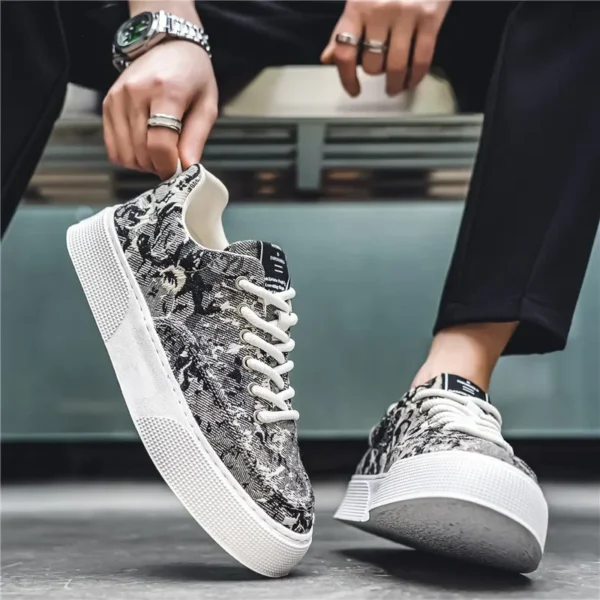 2025 New/ Arrival Men's Thick Soled Printed Shoes with Height Increasing Cushioning /Casual Shoes - Image 4